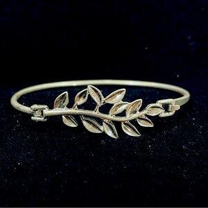 Dainty Silver Bangle Featuring a Leaf Motif